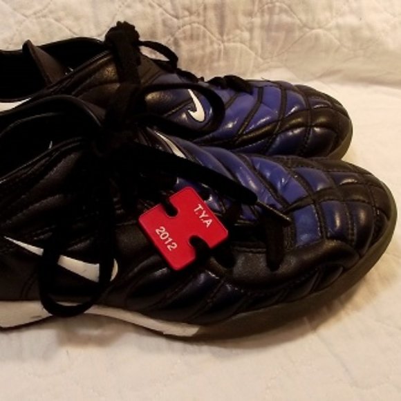 NIKE Zoom Air Women's runner shoes, Size 8 - Picture 3 of 12